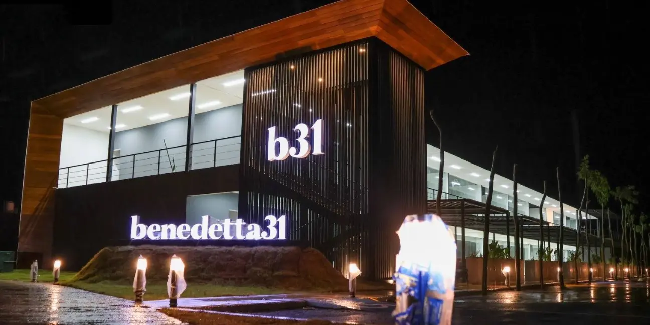 Andora Caucel - Lugares Cercanos